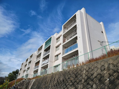 【外観】 | 鈴が台団地分譲住宅A棟 | 鈴が台団地分譲住宅A棟　「鈴が台」バス停徒歩3分 