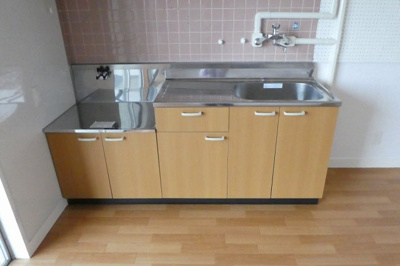 【キッチン】 | 鈴が台団地分譲住宅A棟 | キッチン廻り収納豊富　※写真は入居前に撮影したものです