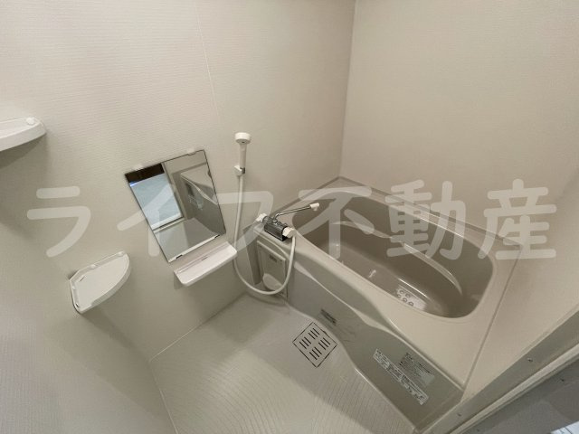プレサンスNEO長堂アウローラの浴室|落ち着いた空間のお風呂です
