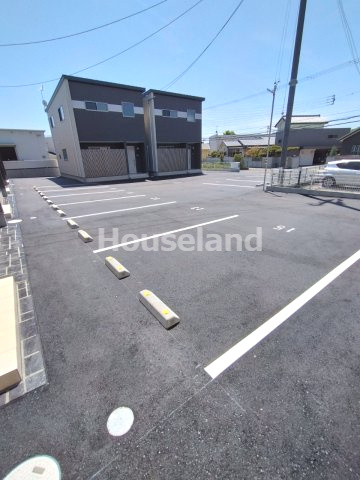 プルーム小雑賀の駐車場