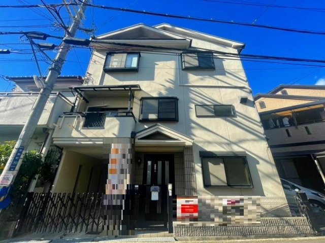 寝屋川市若葉町　一戸建ての外観|新しい生活にいかがでしょうか？外観はお住まいの顔になります。こだわりたいポイントですね。外壁塗装や屋根塗装のご相談も承っております。
■現地内覧・資金計画相談・住宅ローン相談もお問合せ受付中■