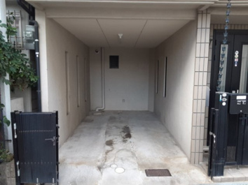 寝屋川市若葉町　一戸建ての駐車場|■物件内覧・資金計画相談・住宅ローン相談、リフォーム相談、お問合せ受付中■
※当日・翌日のご内覧、ご相談はお電話でのお問合せがスムーズです！