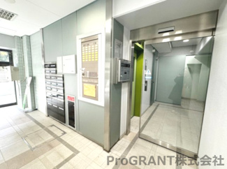 【エントランス】