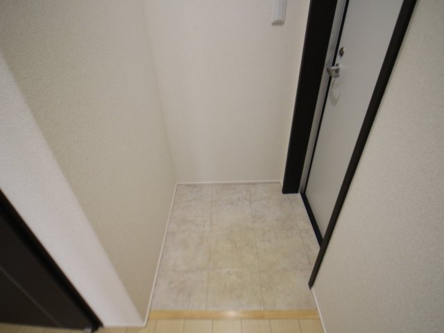 フジパレスメイトの玄関|シンプルで使いやすい玄関です