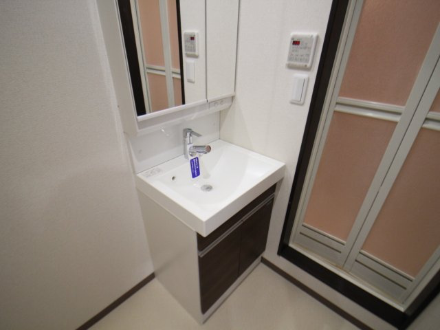 フジパレスメイトの洗面所|広い洗面スペース