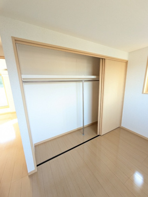 洋室にはクローゼットあります