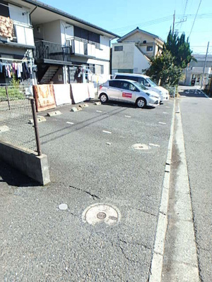 ★敷地内駐車場★（有料・要空き確認）
