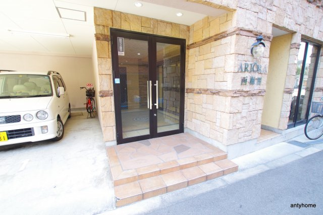 アリオーラ西梅田　仲介手数料無料のエントランス