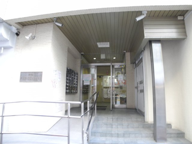 新宿第2アルプスマンションのエントランス