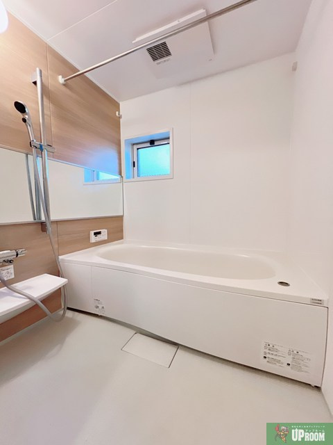 アンバーコート文津のキッチン|キッチン横収納