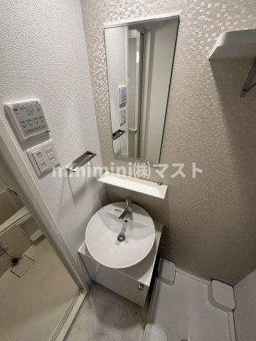 エスリード南森町ラグシスの洗面所