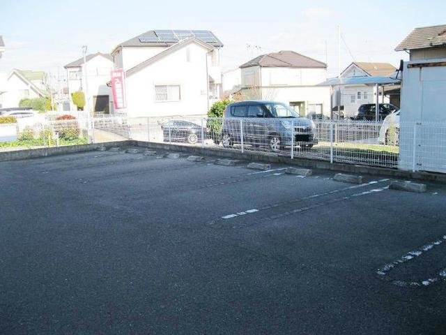 神戸市西区玉津町二ツ屋の賃貸マンションの駐車場