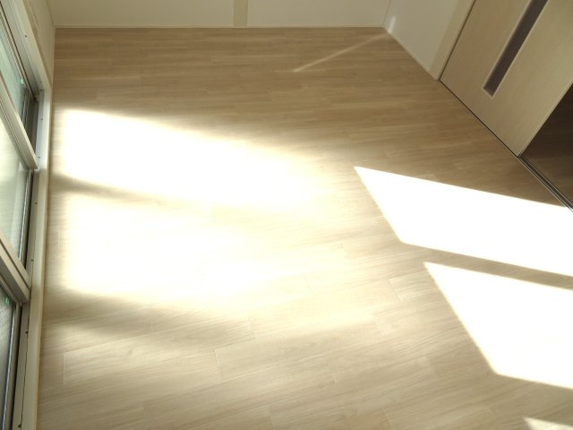 三城ハイツの洋室