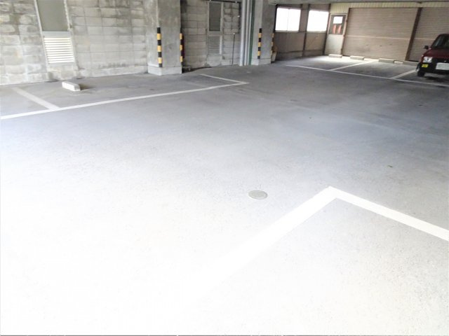 三城ハイツの駐車場