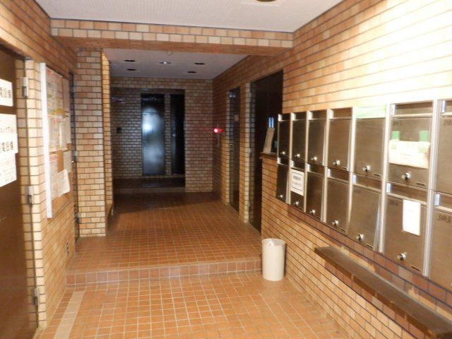 本郷マンションのエントランス
