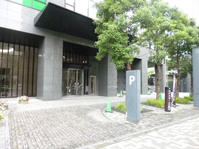 コンシェリア西新宿TOWER'S WESTのエントランス