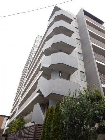 プレサンスロジェ町屋の外観