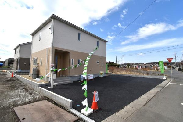 Cradlegarden　 常陸大宮市野中町　第5　１の駐車場|並列駐車可能なカースペースも確保しております。気になる他の物件と合わせてのご案内、内覧も可能です。
お気軽にお問い合わせください！