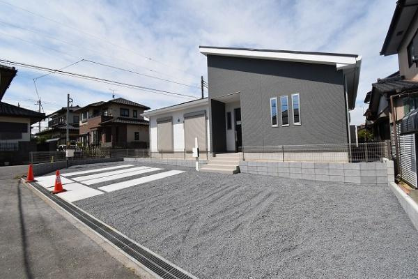 ケイアイフィット　ひたちなか市馬渡　2期 　限定１棟！の駐車場|並列駐車可能なカースペースを確保。毎日のお車の出し入れがストレスなく行えます！
内覧可能です。ご予約はHPから、またお電話でもお気軽にどうぞ。

