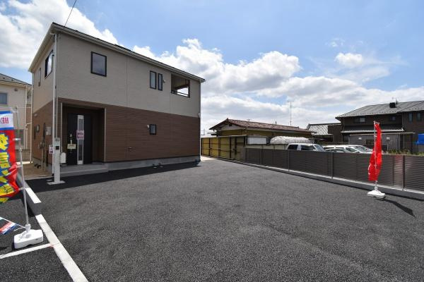 Cradlegarden 　那珂市菅谷　第16　3の駐車場|並列駐車可能なカースペースも確保しております。気になる他の物件と合わせてのご案内、内覧も可能です。
お気軽にお問い合わせください！