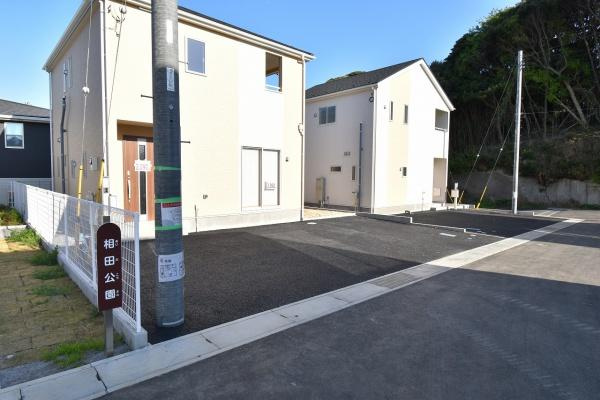 Cradlegarden　 日立市相田町　第5　6の駐車場|並列駐車可能なカースペースも確保しております。気になる他の物件と合わせてのご案内、内覧も可能です。
お気軽にお問い合わせください！