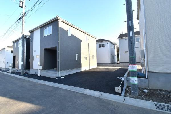 Cradlegarden　 日立市相田町　第5　10の駐車場|並列駐車可能なカースペースも確保しております。気になる他の物件と合わせてのご案内、内覧も可能です。
お気軽にお問い合わせください！