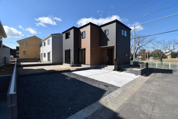 リーブルガーデン  ひたちなか足崎　第19　2の駐車場|並列駐車可能なカースペースを確保。毎日のお車の出し入れがストレスなく行えます！
内覧可能です。お気軽にお問い合わせください。

