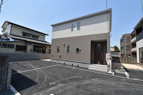 Cradlegarden 　水戸市堀町　第11　2の駐車場|並列駐車可能なカースペースも確保しております。気になる他の物件と合わせてのご案内、内覧も可能です。
お気軽にお問い合わせください！
