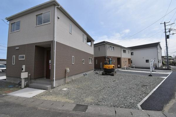 Cradlegarden　 日立市諏訪町　第5　3の駐車場|駐車場は十分なスペース。ご夫婦それぞれ車をご所有の場合や、親戚や友人などが車で来る際も安心です。
