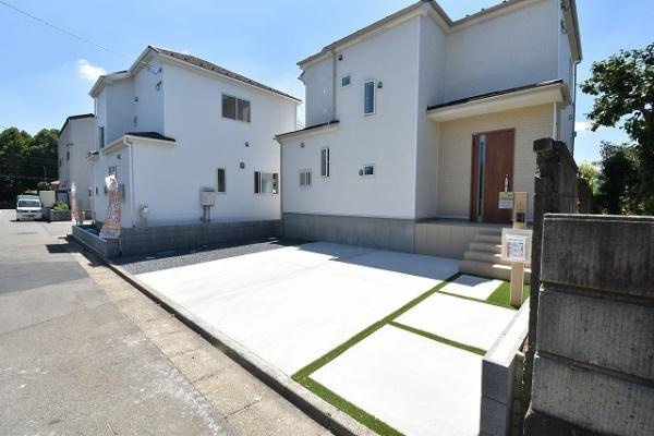 ハートフルタウン 　双葉台　8期　1の駐車場|通勤・通学の送迎・お買い物とお車は生活必需品の1つ。
毎日のお車の出し入れがストレスなく行えるゆったりカースペースを完備しておりますのでご安心ください！
