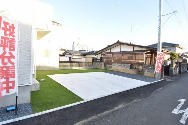 ハートフルタウン 　笠間市旭町　8期　1の駐車場|通勤・通学の送迎・お買い物とお車は生活必需品の1つ。
毎日のお車の出し入れがストレスなく行えるゆったりカースペースを完備しておりますのでご安心ください！
