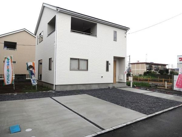 Cradlegarden 　水戸市元吉田町　第22　3の駐車場|駐車場は十分なスペース。ご夫婦それぞれ車をご所有の場合や、親戚や友人などが車で来る際も安心です。
