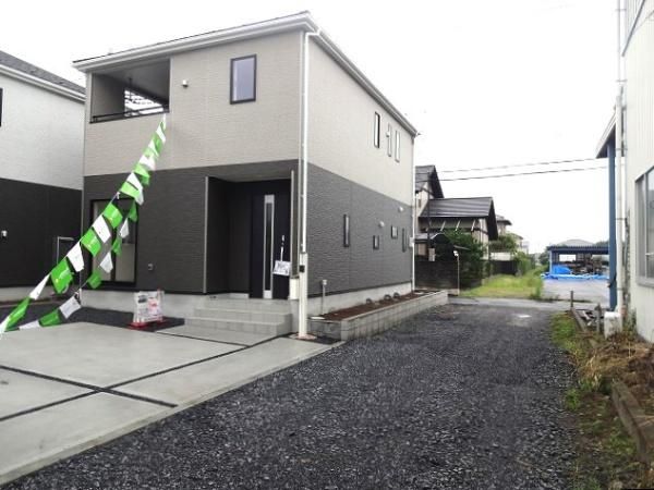 Cradlegarden 　水戸市住吉町　第3　2の駐車場|通勤・通学の送迎・お買い物とお車は生活必需品の1つ。
毎日のお車の出し入れがストレスなく行えるゆったりカースペースを完備しておりますのでご安心ください！
