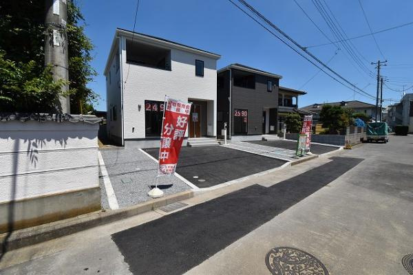 Cradlegarden 　水戸市堀町　第12　1の駐車場|並列駐車可能なカースペースを確保。毎日のお車の出し入れがストレスなく行えます！
内覧可能です。ご予約はHPから、またお電話でもお気軽にどうぞ。

