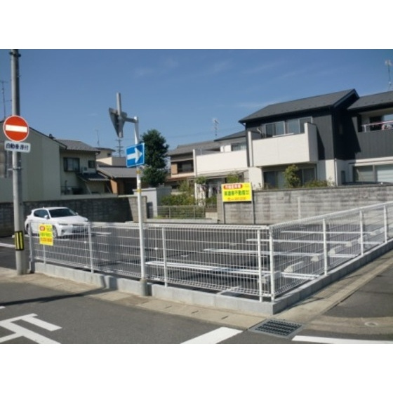 長良宮口町駐車場の外観