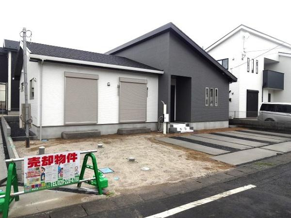 ケイアイフィット　那珂市菅谷　9期 　4の駐車場|駐車場は十分なスペース。ご夫婦それぞれ車をご所有の場合や、親戚や友人などが車で来る際も安心です。
