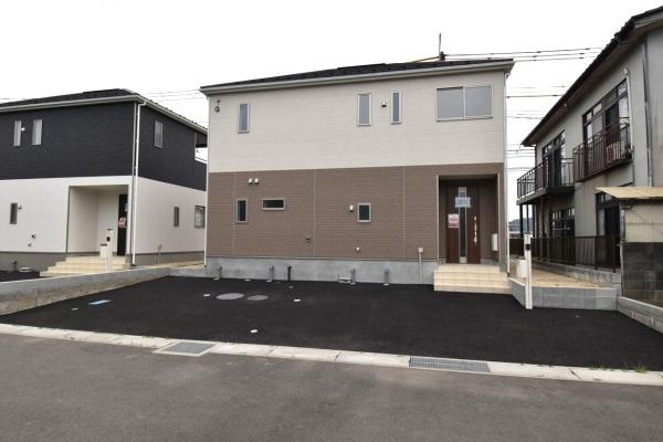 Cradlegarden 　北茨城市磯原町木皿　第2　1の駐車場|通勤・通学の送迎・お買い物とお車は生活必需品の1つ。
毎日のお車の出し入れがストレスなく行えるゆったりカースペースを完備しておりますのでご安心ください！
