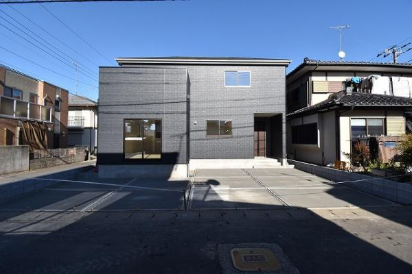 ケイアイB-H　水戸市曙町　1期 　限定１棟！の駐車場|並列駐車可能なカースペースを確保。毎日のお車の出し入れがストレスなく行えます！
内覧可能です。ご予約はHPから、またお電話でもお気軽にどうぞ。

