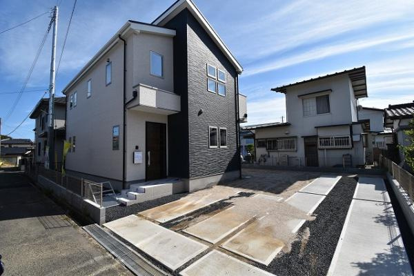 ケイアイフィット　日立市東金沢町　7期 　限定１棟！の駐車場|駐車場は十分なスペース。ご夫婦それぞれ車をご所有の場合や、親戚や友人などが車で来る際も安心です。
