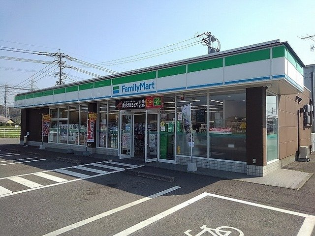 【周辺】 | 上田アパート | ファミリーマート 宇佐中央店まで500m