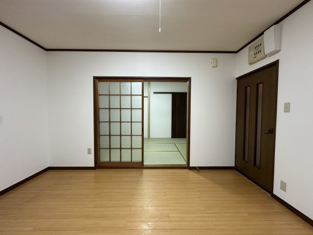 面影2丁目　戸建ての居間・リビング