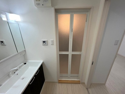 【洗面所】 | クレステージ北谷 | ※退去前の為、新築時の写真になっております