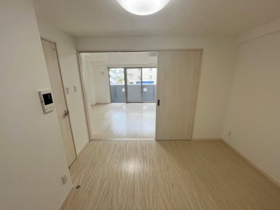 【居間・リビング】 | クレステージ北谷 | ※退去前の為、新築時の写真になっております
