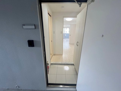 【玄関】 | クレステージ北谷 | ※退去前の為、新築時の写真になっております