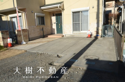 【駐車場】 | 海老名市中新田３丁目　二世帯中古戸建て　【仲介手数料無料】