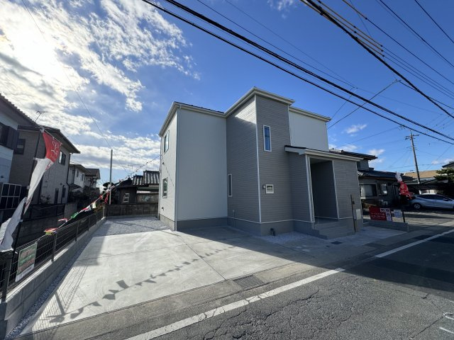 新築　前橋市前箱田町2期　Heartful　Town　1号棟の駐車場|現地写真　駐車スペースは並列2台+1台分可能です！
