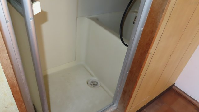 【浴室】 | 網走市桂町２丁目４１番地７、４４番地４、４５番３９　中古売共同住宅 | ２－１：浴室