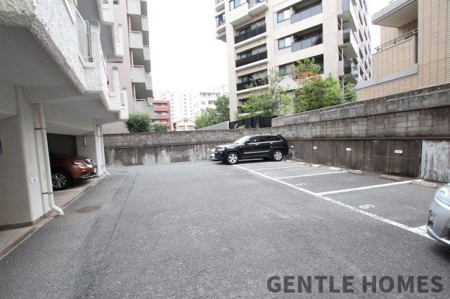 ローズマンション大濠の駐車場