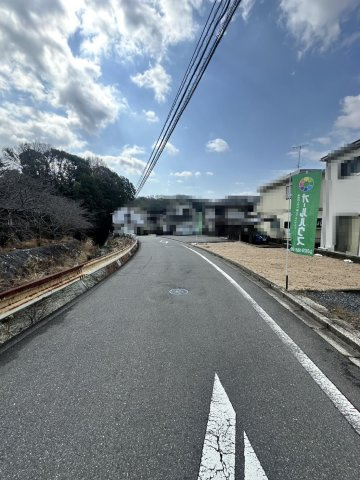 【前面道路含む現地写真】