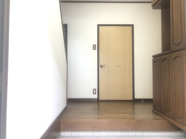 高屋　中古戸建　4LDKのその他|玄関